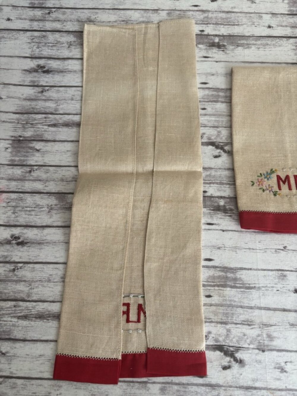 Vintage Hand-Embroidered Red Floral Mrs & Mr Hand Towels 11x18 Linen‎ - Picture 5 of 12